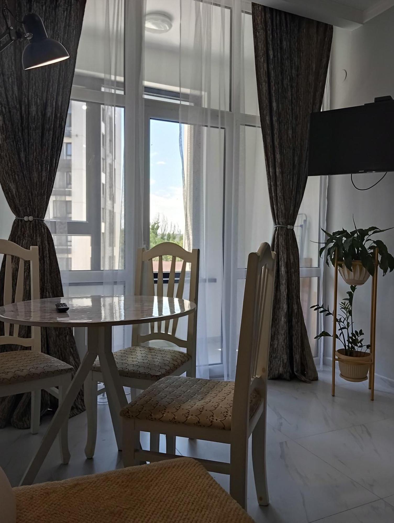 Cozy In Exclusive Star Apartment Almaty